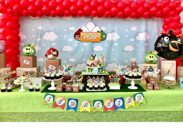 تم تولد پرندگان خشمگین - Angry Birds